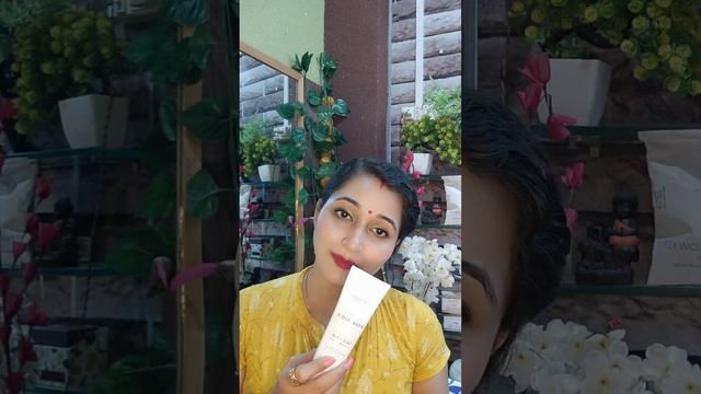 Oriflame glow Essentials face with vitamin E & BE wash review for all skin and age types l