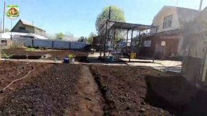 Дачный ВЛОГ/ Выходные семьёй / Топим баню / наш огород / высаживаем рассаду в теплице / На даче