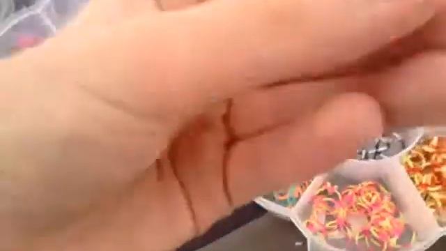 Распаковка резинок Rainbow Loom смотреть онлайн