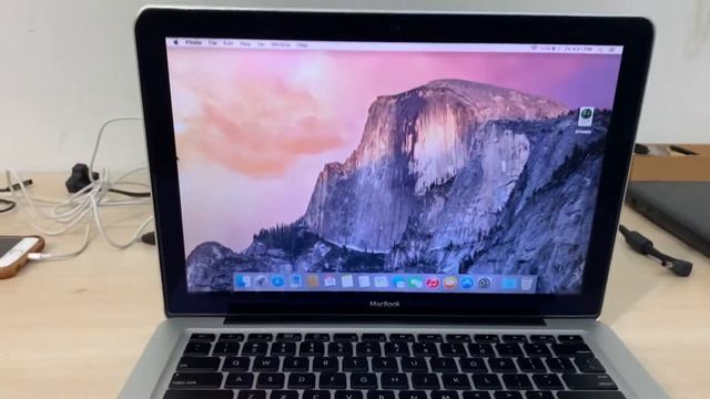 Macbook Aluminium Late 2008 13” смотреть онлайн