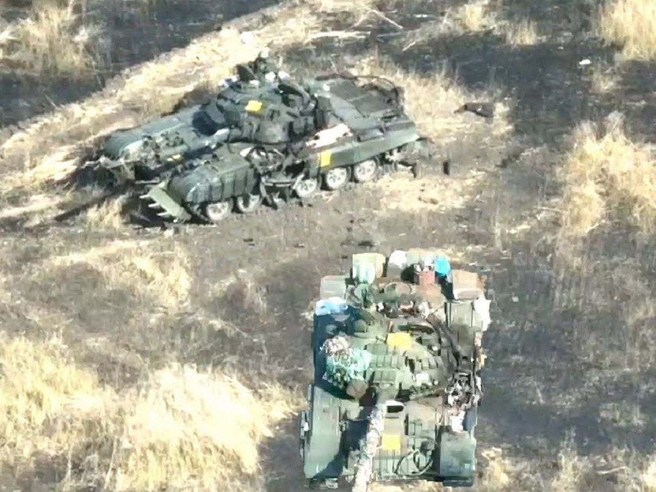 Потери украины видео. Леопард 2 ВСУ. Подбитые танки леопард на Украине. Подбитые украинские танки 2022. Уничтоженная техника ВСУ 2022.