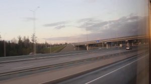 По бокам бесплатная, по центру - платная: едем по обновленному Минскому шоссе в Москву на автобусе