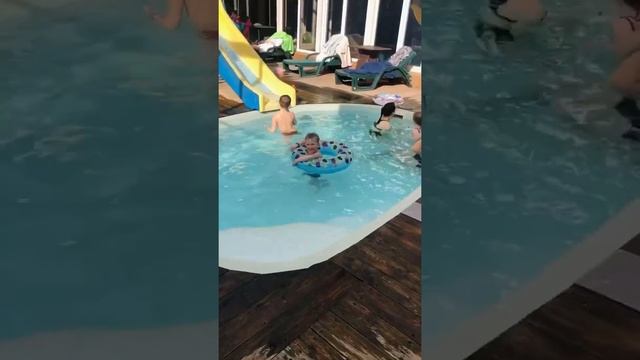 Мы на отдыхе. Ольгинка. смотреть онлайн