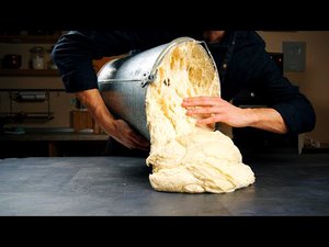 Замесил ВЕДРО и сразу в духовку! Рецепт достался по наследству!