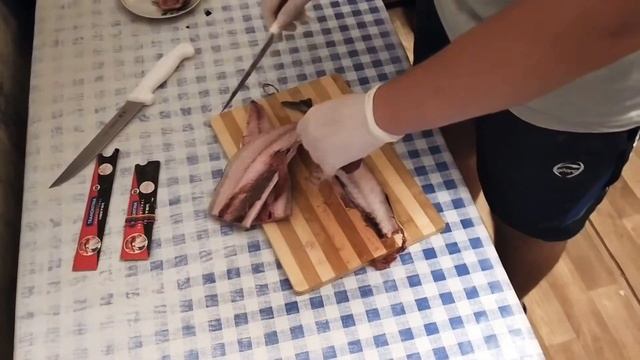 Разделка скумбрии на порционнальные кусочки для варки