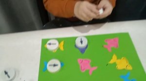 Развивающая игра с крышками для детей. Не ВЫБРАСЫВАЙТЕ крышки от бутылок. Крутые игры.Креативті ойы