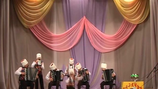 "КАЗАЧЬЯ ЗАЛИХВАТСКАЯ" - шоу-ансамбль "БАЛАГУРЫ" смотреть онлайн