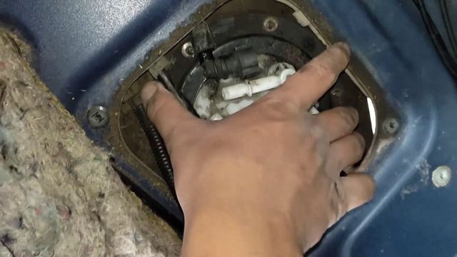 Mitsubishi space runner - бензонасос ауыстыру/замена бензонасоса/Автоэлектрик смотреть онлайн