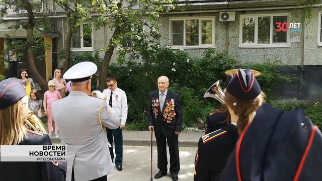 В Волгограде свой 96-й день рождения отметил участник Великой Отечественной войны Георгий Гусев