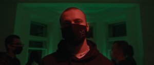 ИСПОЛЬЗУЙТЕ МАСКИ