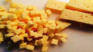 Салат из копченой курицы и ананаса