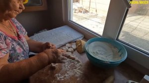 ПРИГОТОВИЛИ С МАМОЙ ХРУСТЯЩИЙ И ОЧЕНЬ ВКУСНЫЙ ХВОРОСТ / БУДЕМ НАВОДИТЬ ШМОН ВО ДВОРЕ / ЖИЗНЬ МИХЕЯ