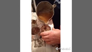 Заливаем парафином окопные свечи для наших бойцов.