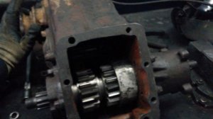 Раздатка от газ 66 переделанная для установки переднего моста от газ 66 на мтз