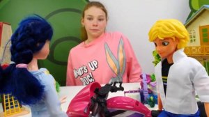 Куклы Леди Баг и Эльза Холодное сердце на вечеринке ХЭЛЛОУИН! Игры одевалки для девочек