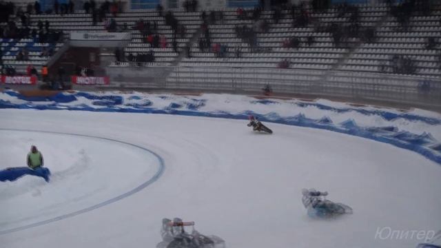 9.02.14 КЧМ по мотогонкам на льду. Тольятти. Финал. 40 заезд. смотреть онлайн