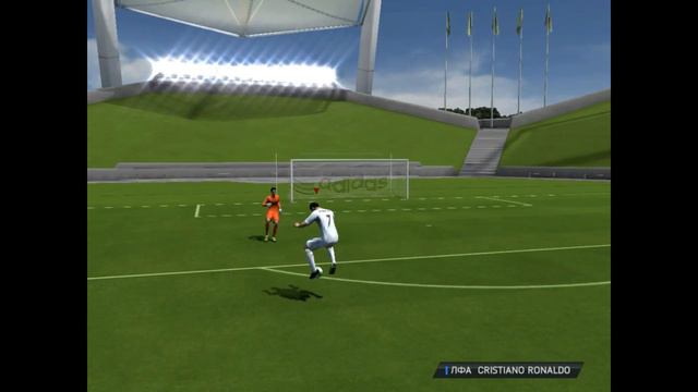 Тестируем 3 футболистов в Fifa 14 кто же круче всех??? забил гол радугой!!! смотреть онлайн