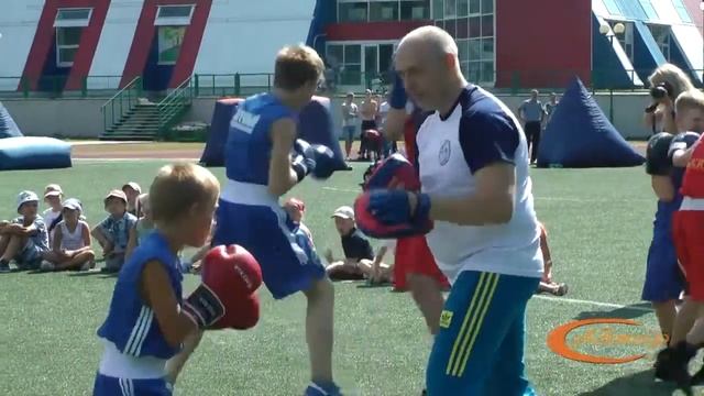 Детский праздник, посвященный Дню физкультурника. 2016 смотреть онлайн