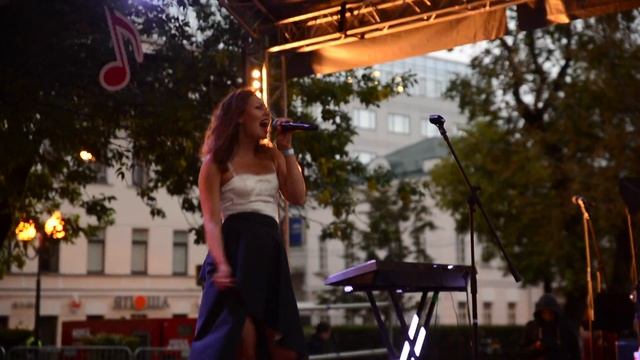 Катя Тонковид и Нора Афьюни - День Города 2015 Best Moments смотреть онлайн