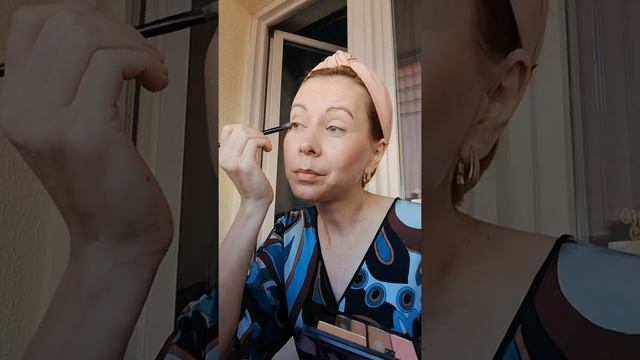 Быстрый макияж на каждый день с тенями эспрессо и розовое золото смотреть онлайн