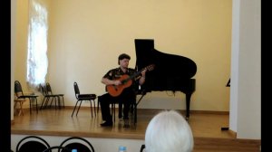 Сергей Гаврилов (гитара) играет свою пьесу "Горячее солнце Востока" (IV часть Восточной сюиты)