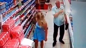 Старый извращенец попал на скрытую камеру