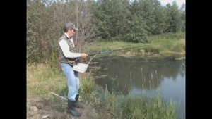 Нахлыстовое удилище из подручных средств и корзинка для шнура