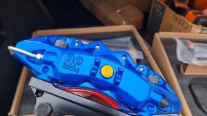 Усиленные тормоза AP Racing CP9040 (6-поршневые) + CP9202 (4-поршневые) для автомобиля BMW X1 E84.