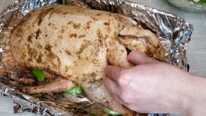 Запекаем сочную утку в духовке.  Секрет бомбической утки с яблоками на праздничный стол!