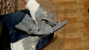 Как разобрать фару Toyota Camry v30 в домашних условиях.