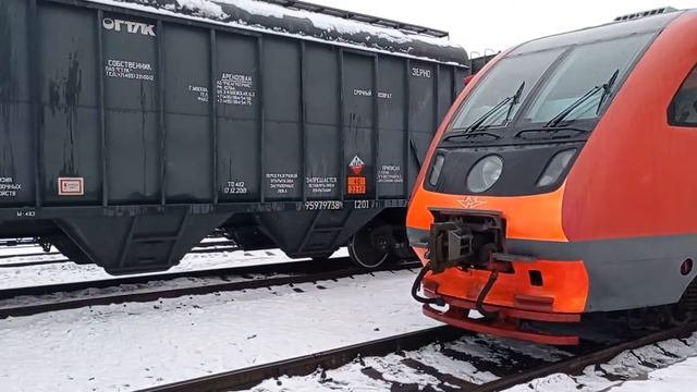 Манëвры Тепловоза ЧМЭ3-5992 На Станций Металлист