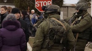 Крым. Воинская часть в Перевальном 3.03.2014