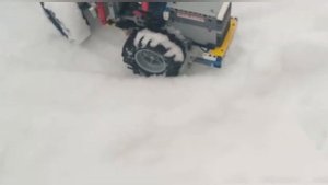 Lego technic К-700 "Кировец" чистит снег, покатушки на снегу