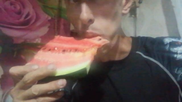 Один секрет как правильно есть арбуз смотреть онлайн