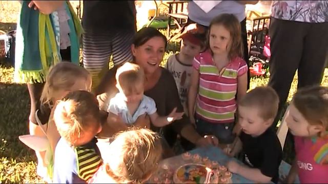 Happy Birthday Ellie Mills - 1 yr old.mpg смотреть онлайн