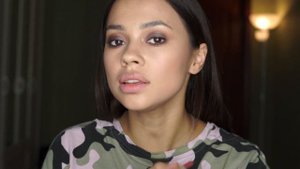 Как быстро накрасить губы? Объемные губы. 3D эффект // Естественный макияж губ