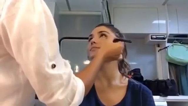 Hande Erçel - Makyajı [Make up] смотреть онлайн