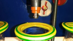 Лада Калина. Промывка чистка форсунок на самодельном стенде.