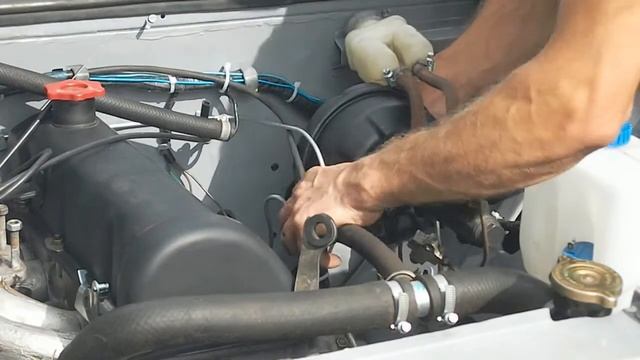 Сегодня ставим навесное на наш двигатель Скоро уже должен он у меня запыхтеть! смотреть онлайн