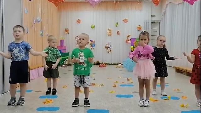 С Днем пожилого человека! Воспитанники младших групп смотреть онлайн