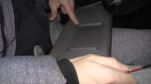 Шум в солнцезащитном козырьке Хендай Солярис (Hyundai Solaris). Разберем и посмотрим что и как!