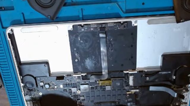 MacBook Pro A1398 Speaker & battery replacement смотреть онлайн