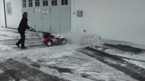 Подметальные машины для уборки снега