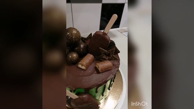 торт Сникерс