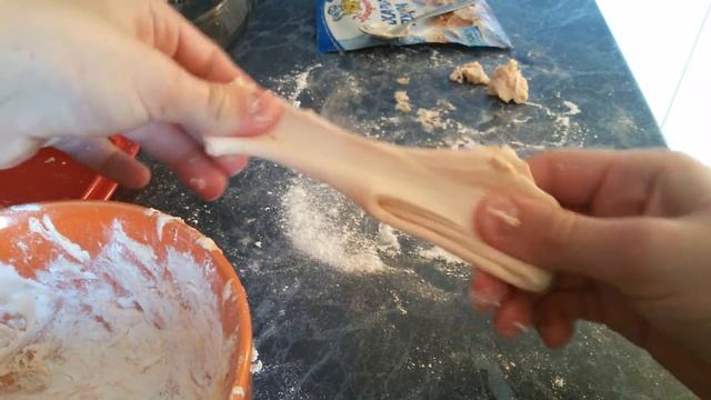 Как сделать съедобный пластилин, жевачку или ириску |||| ВКУСНЯТИНА смотреть онлайн