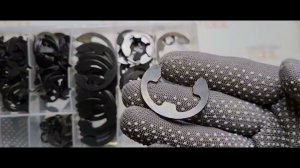 Набор Е-образных стопорных колец YATO 300 пр. YT-06884