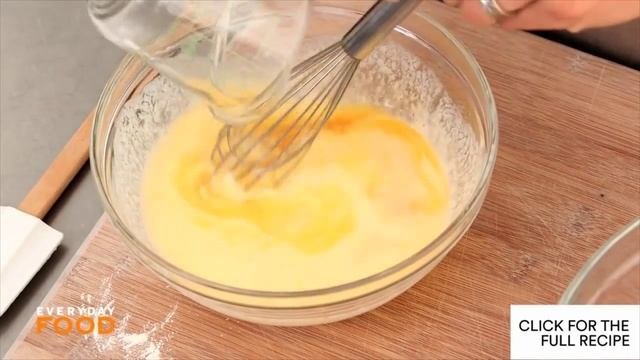 3 рецепта шоколадных кексов с жидкой начинкой. Шоколадный фондан видеорецепт.