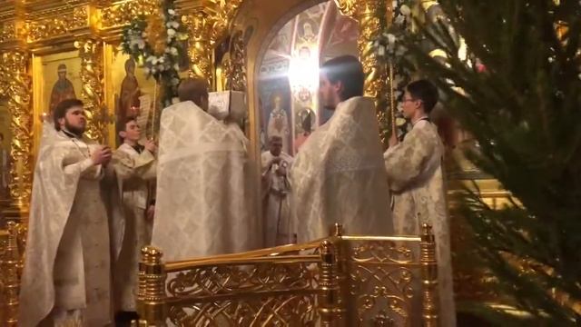 Рождество в масках: в Саратове отметили главный христианский праздник/ смотреть онлайн