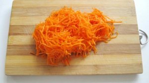 Салат из моркови и плавленого сыра