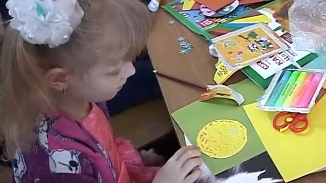 ёлка из ладошек смотреть онлайн